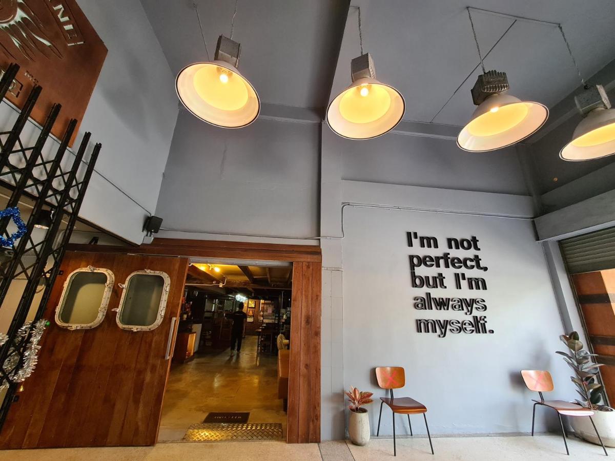 The 8 Factory Hotel Phitsanulok Buitenkant foto