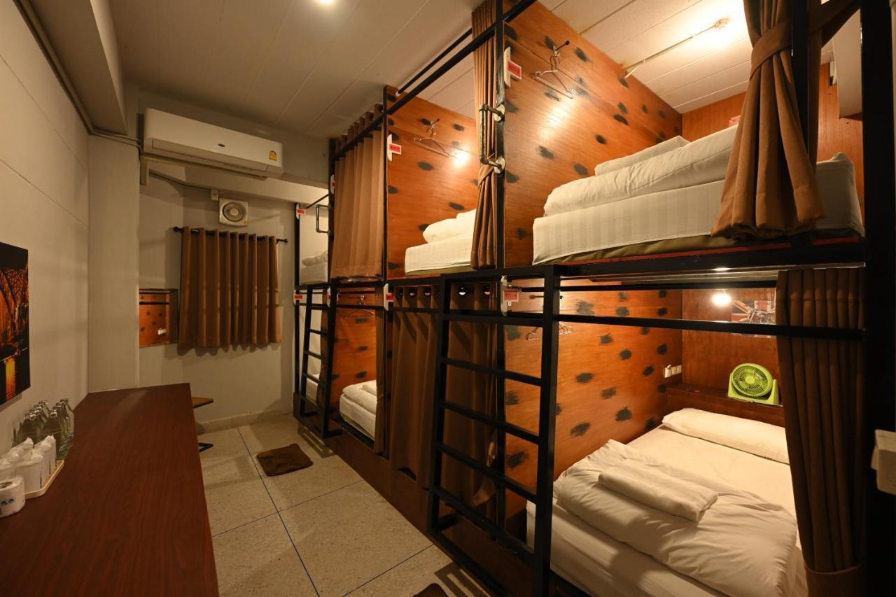 The 8 Factory Hotel Phitsanulok Buitenkant foto