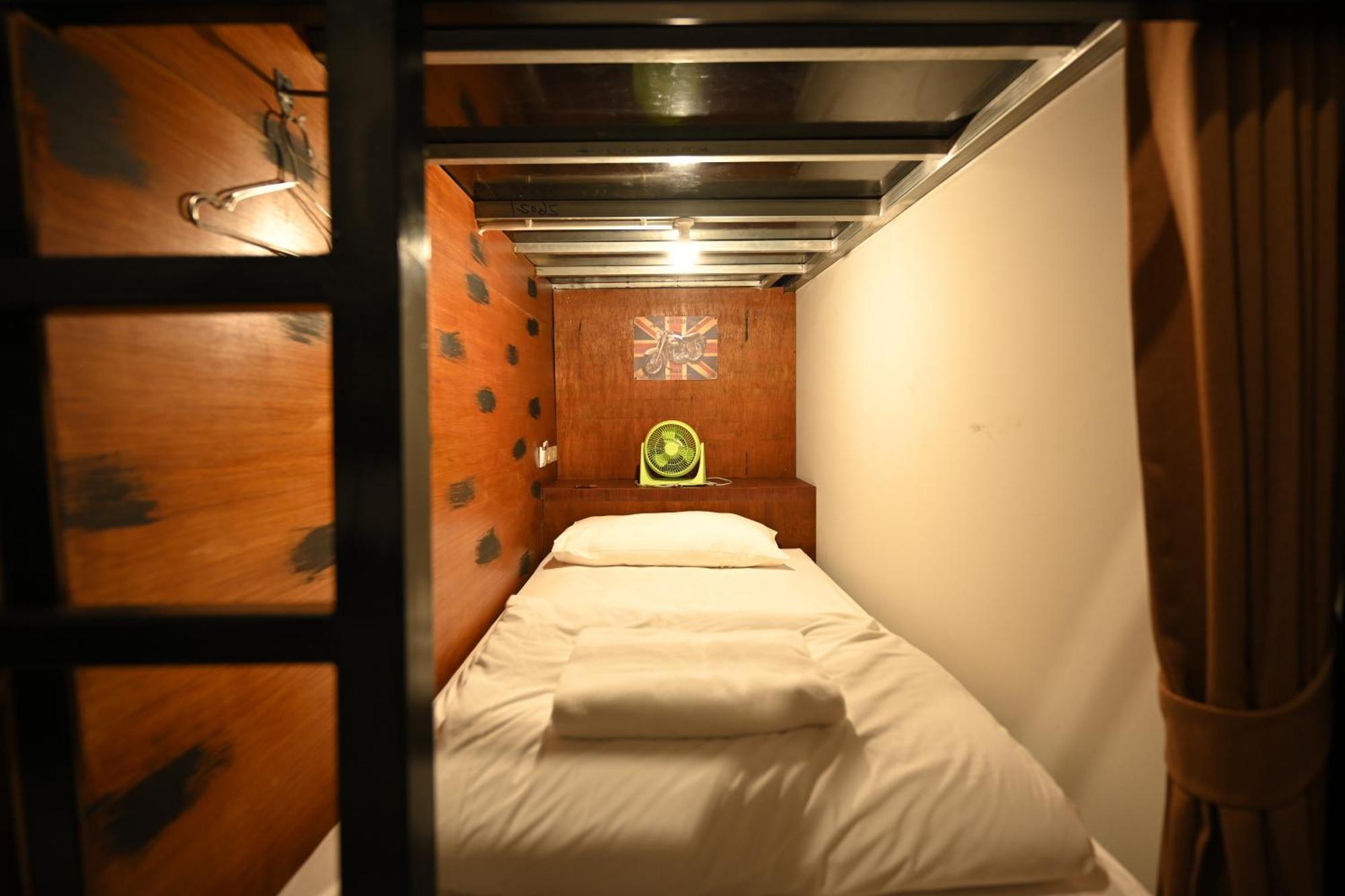 The 8 Factory Hotel Phitsanulok Buitenkant foto