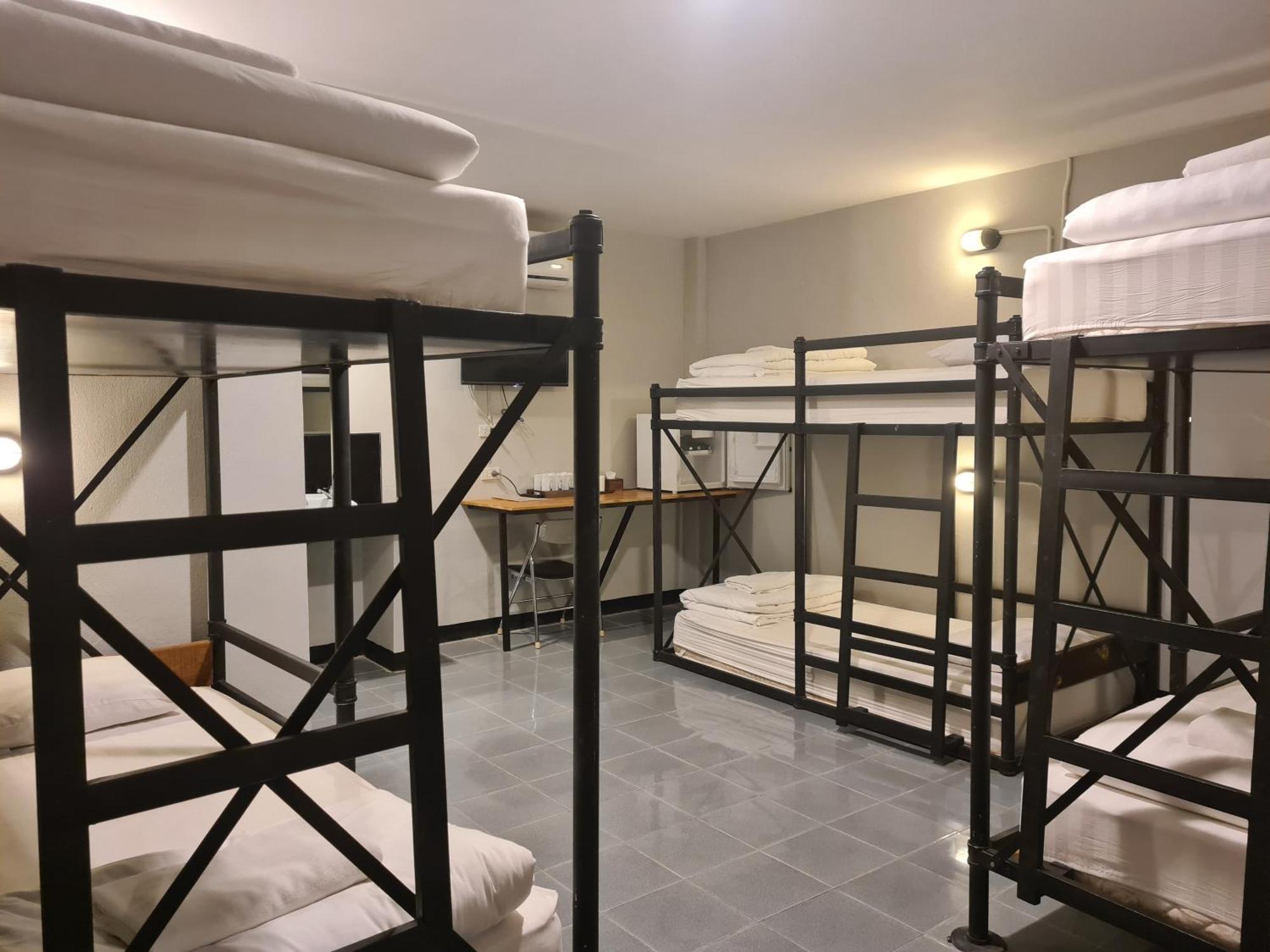 The 8 Factory Hotel Phitsanulok Buitenkant foto