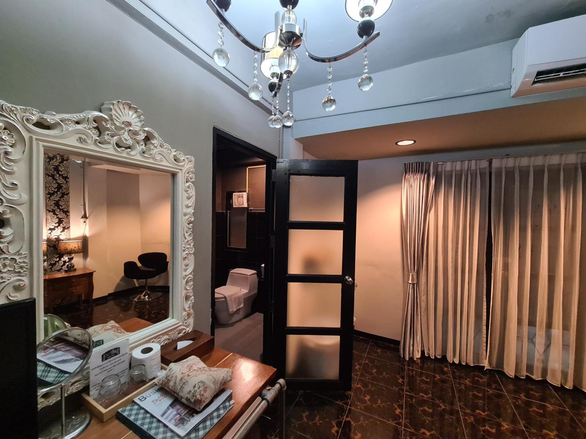 The 8 Factory Hotel Phitsanulok Buitenkant foto
