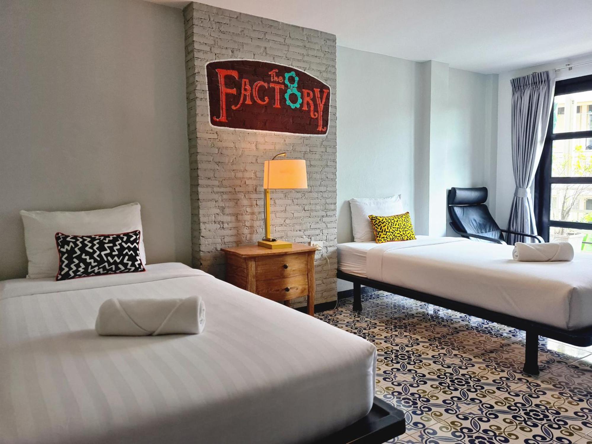 The 8 Factory Hotel Phitsanulok Buitenkant foto